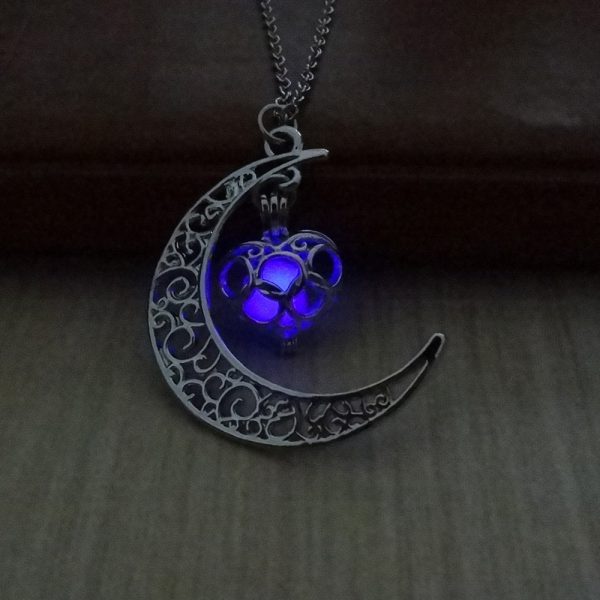 Silver Chain Necklace with Glowing Pendant – Stylish Luminous Jewelry - Image 9