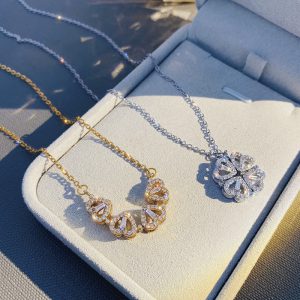 Folding Four Leaf Clover Necklace – Heart Pendant Magnetic Locket Chain Gift