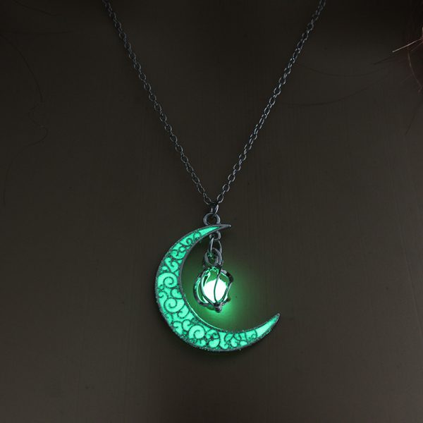 Silver Chain Necklace with Glowing Pendant – Stylish Luminous Jewelry - Image 5