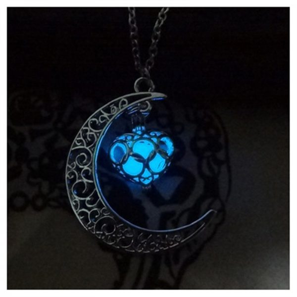 Silver Chain Necklace with Glowing Pendant – Stylish Luminous Jewelry - Image 3
