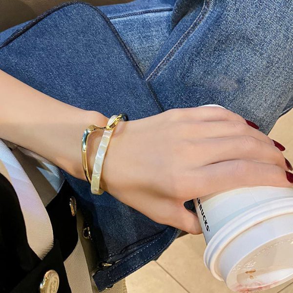 Metal White Shellfish Plate Bracelet For Women Opening Adjustable 2 Layers Design Llight Luxury Female Fashion Jewelry Gifts - Image 4