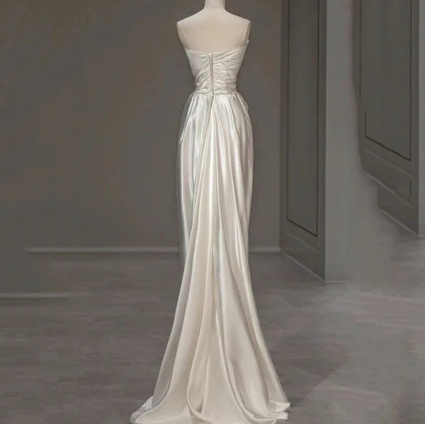 Elegant French White Satin Light Wedding Dress for a Dreamy Bridal Look - Image 6