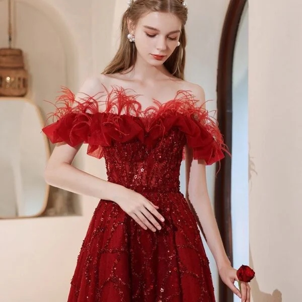 Stylish Off-Shoulder Dress for Annual Conference Host Engagement - Image 5