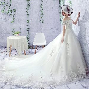 Elegant One-Shoulder Wedding Dress with Trailing French Veil - Hepburn Style for Brides