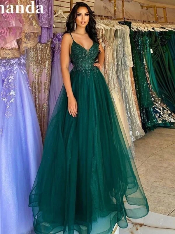 Elegant Dark Green Evening Dress for Banquet Hosts - Image 10