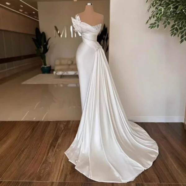Elegant White Satin Lightweight Long Wedding Dress - Graceful Simplicity - Image 3