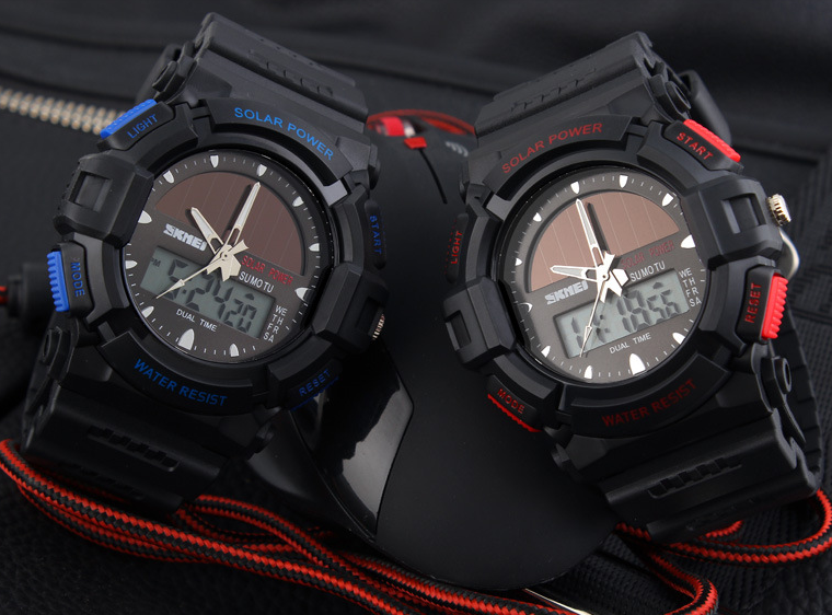 Fashionable Outdoor Sports Men's Solar Watch - Waterproof Double Display Electronic Timepiece for Students - Image 6