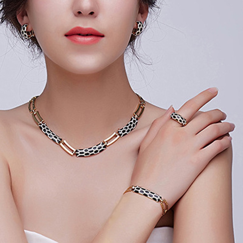 Trendy Korean Style Diamond Earring and Necklace Set for Elegance - Image 9