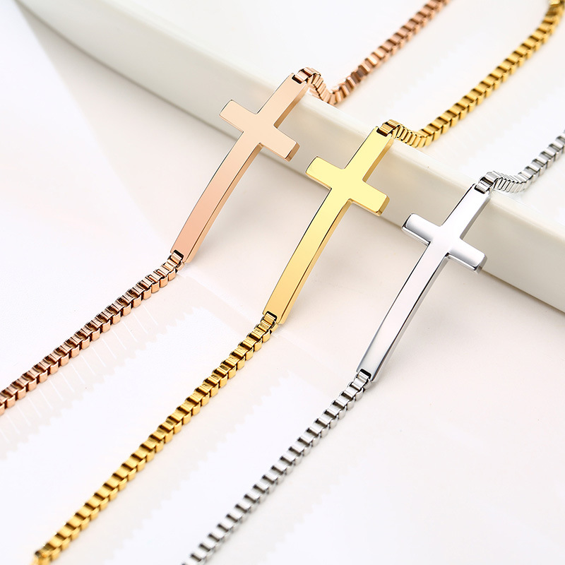 Stylish Women's Steel Color Cross Box Chain Bracelet - Perfect Accessory