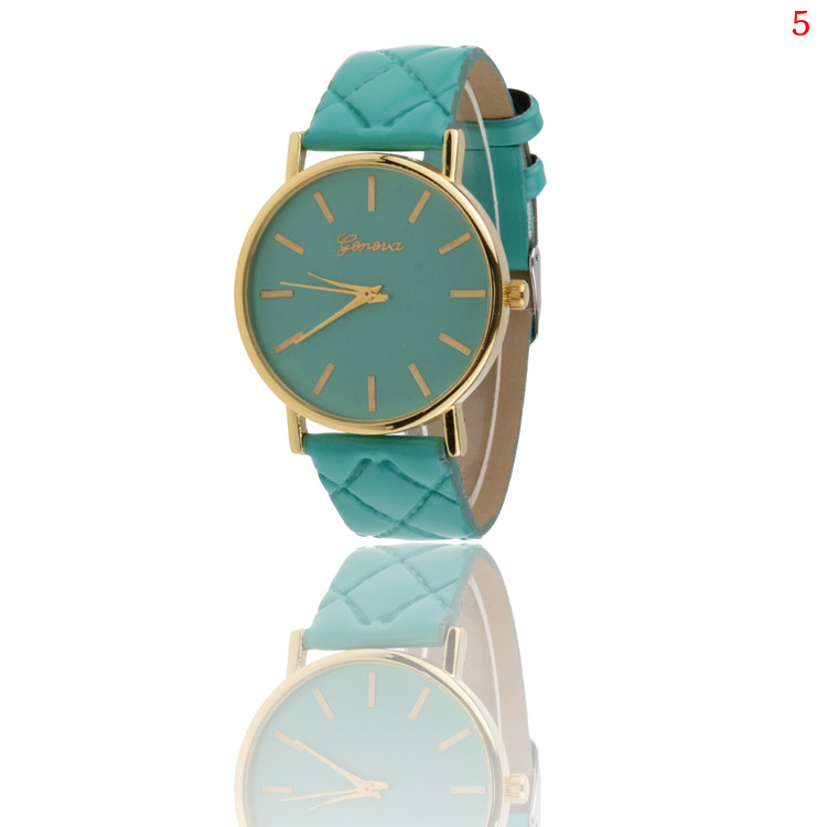 Stylish Women's Fashion Watch Featuring a Chic Mesh Twill Strap - Image 4