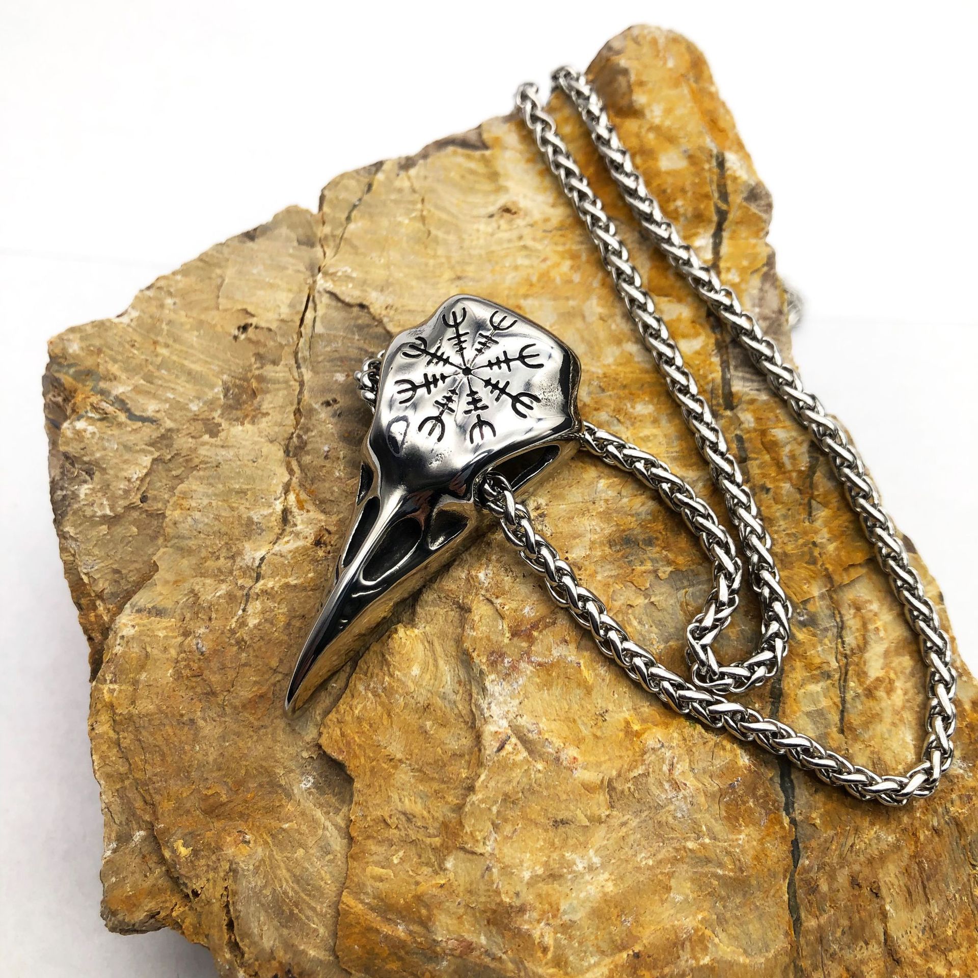 Stylish Men's Vintage Viking Skull Eagle Beak Pendant Necklace - Image 4