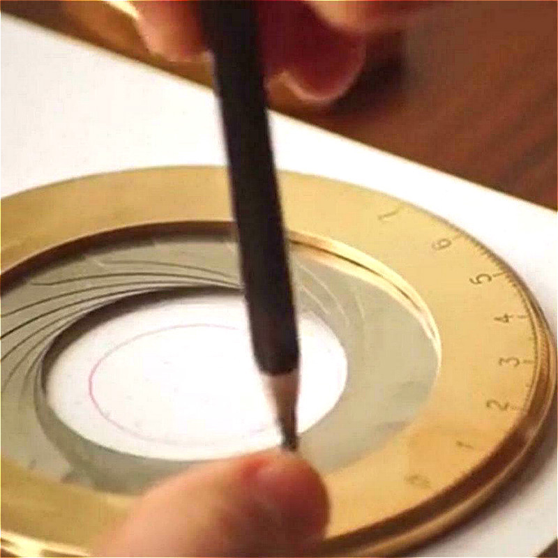 Versatile Circular Drawing Tool for Precision Art and Design