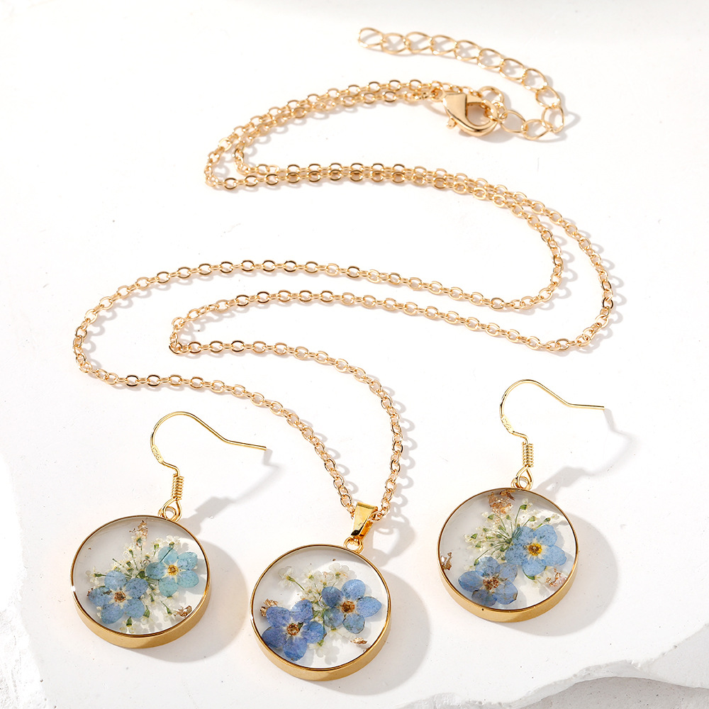 Stylish Transparent Epoxy Floral Necklace and Earring Set - Image 10