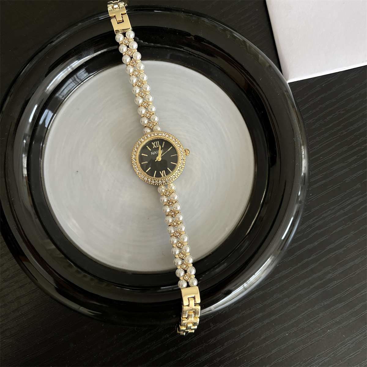 Elegant Classic Pearl Bracelet Watch – Timeless Beauty & Style - Image 2