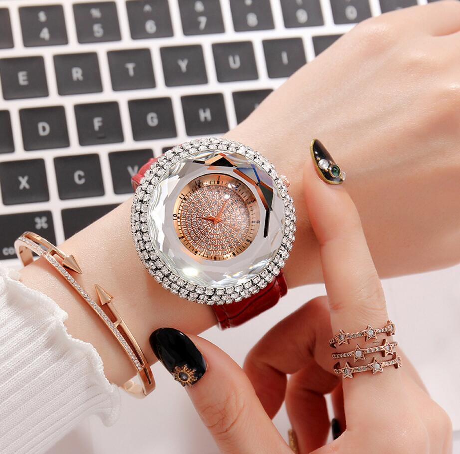 Stylish Silicone Women's Watch Featuring White Crystal Glass Quartz - Image 3