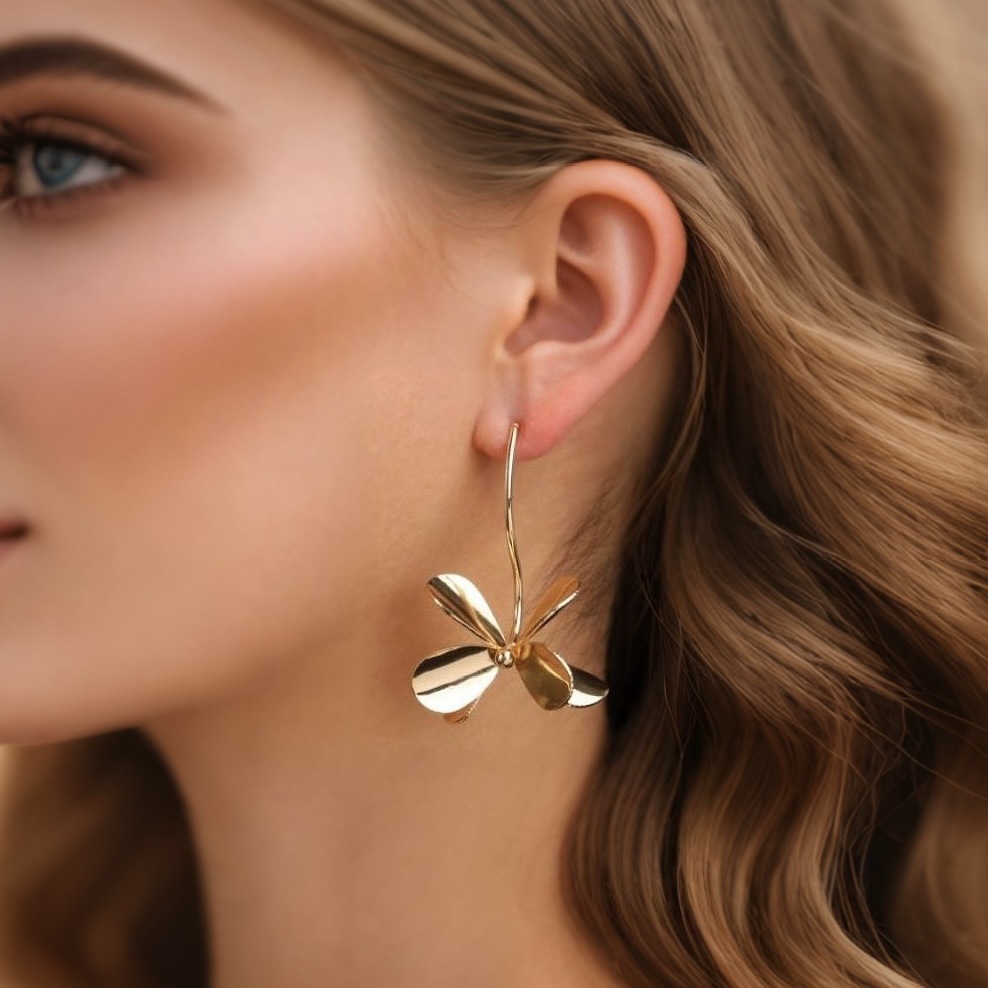 Exaggerated Metal Dragonfly Leaf Earrings - Stylish Temperament Jewelry - Image 2