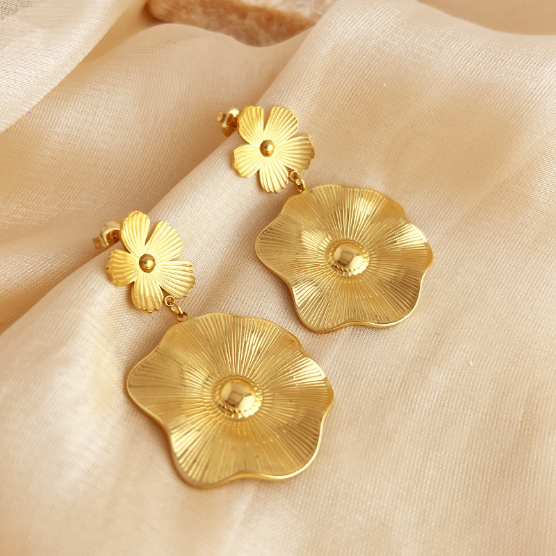Stylish Stainless Steel Flower Line Earrings - Fashionable Accessories - Image 2