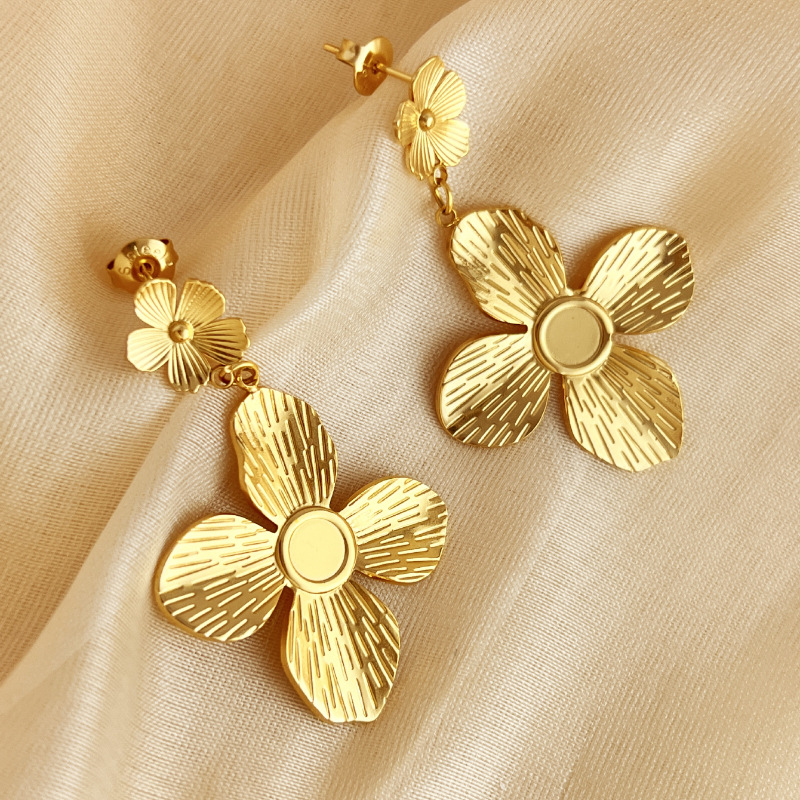 Stylish Stainless Steel Flower Line Earrings - Fashionable Accessories - Image 3