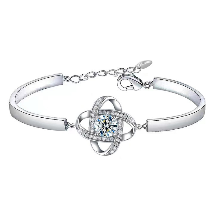 Stylish Women's Rhinestone Four-leaf Clover Bracelet - Effortless Fashion Elegance - Image 4