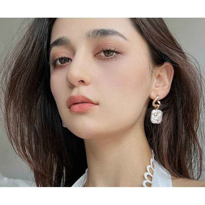 Elegant Women's Amberley Baroque Pearl Earrings for Timeless Style - Image 4