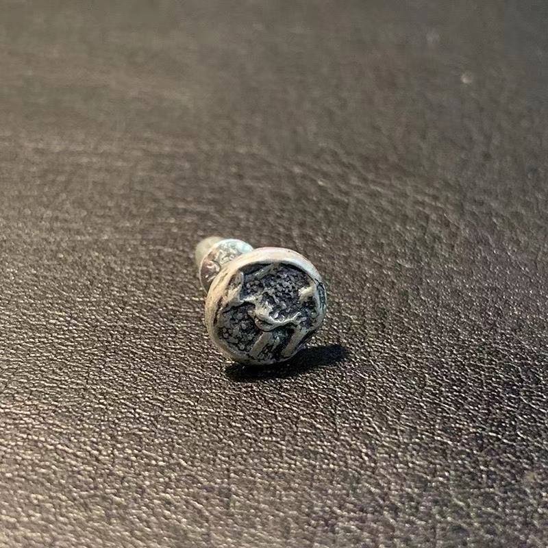 Stylish Irregular Ear Studs for Men - Simple Fashion Accessories - Image 2