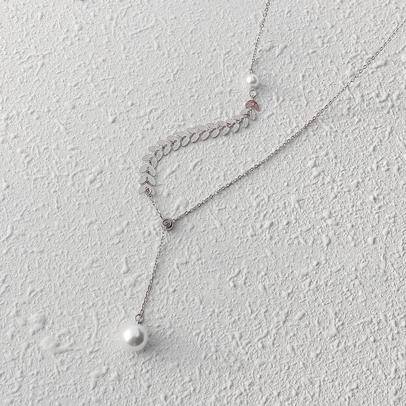 Elegant Phoenix Tail Pearl Clavicle Necklace - Fashionable Simplicity - Image 3