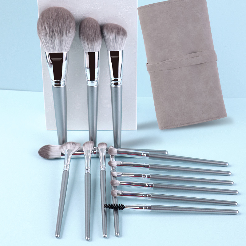 14 Piece Wooden Handle Makeup Brush Set - Essential Makeup Tools for Flawless Beauty - Image 3