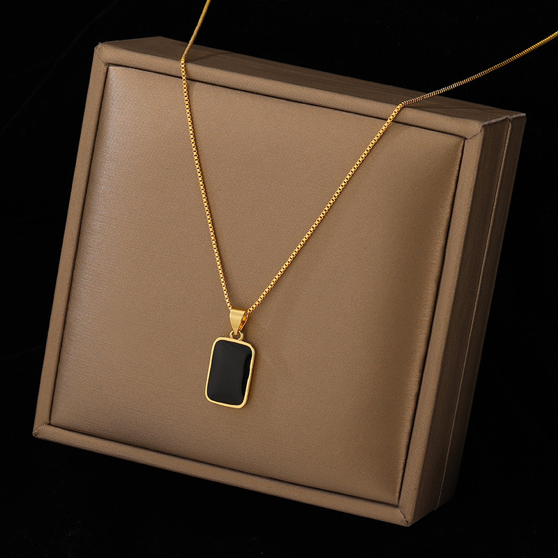 Elegant Rectangular Pendant Necklace in 18K Gold - Non-Fading Fashion for Men & Women - Small Black Titanium Steel Design - Image 3