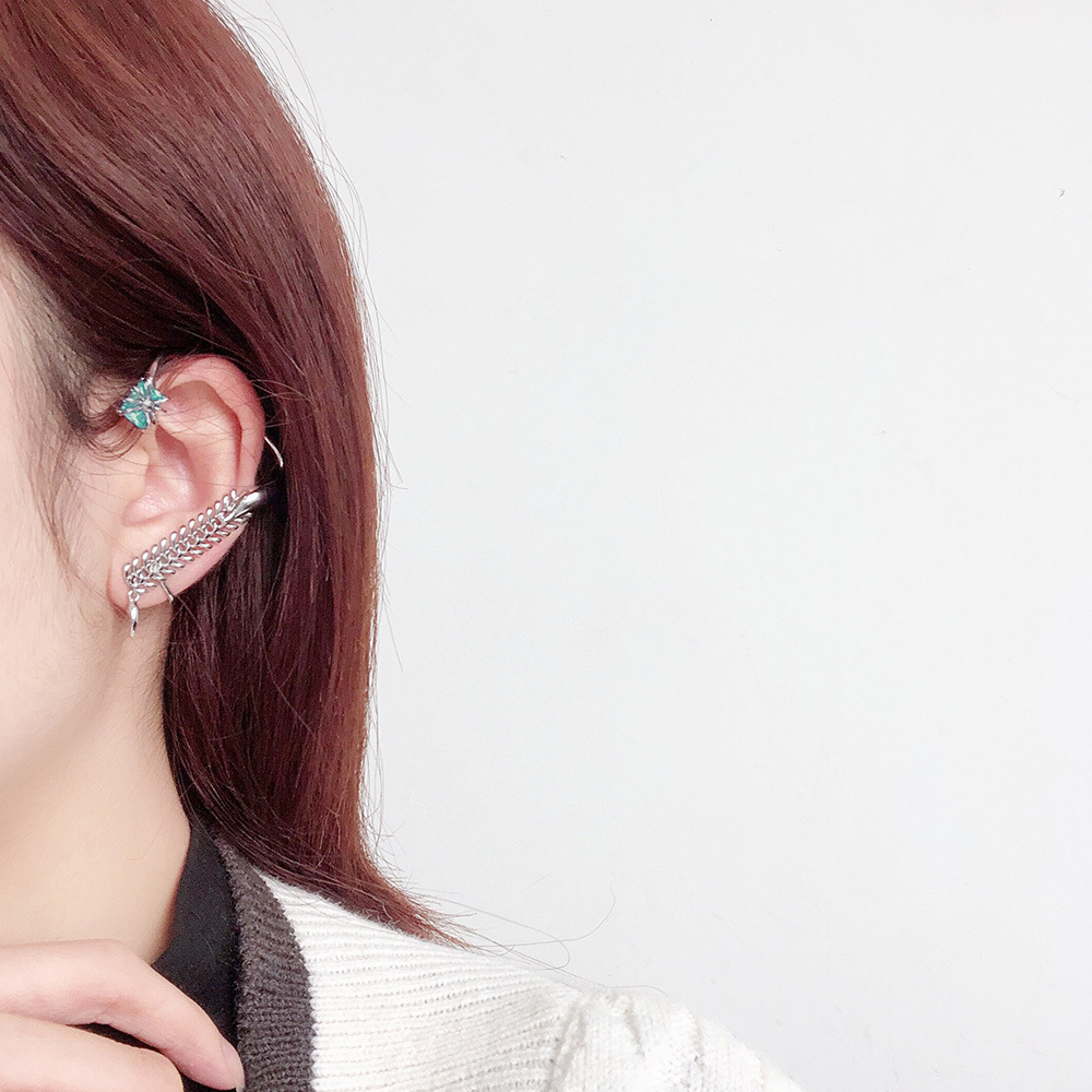 Non-Pierced Ring Bone Ear Hook Clip - Stylish & Comfortable Ear Jewelry - Image 4