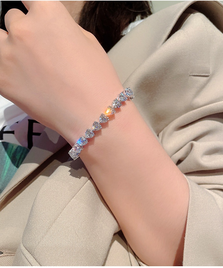 Stylish Women's S925 Silver Fashion Bracelet with Heart-shaped Diamond Zircon - Image 3