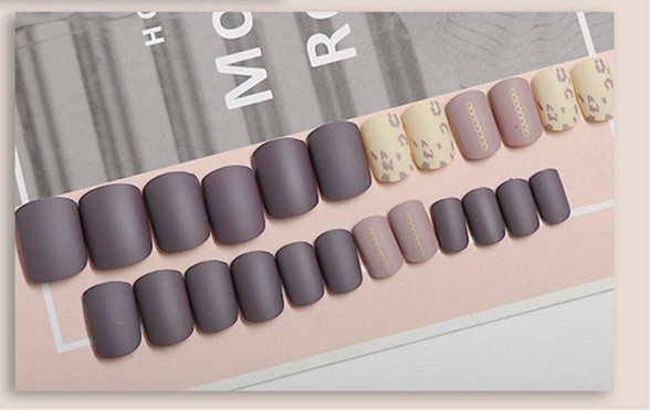 Stylish Manicure Stickers & Fake Nails - 70 Wearable Finished Nail Patches for Women - Image 3