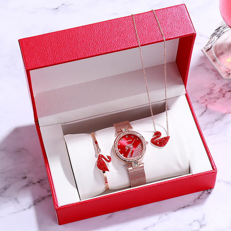 Charming Valentine's Day Gifts: Elegant Watches for Her - Image 12