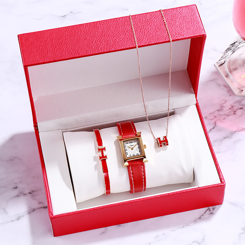 Charming Valentine's Day Gifts: Elegant Watches for Her - Image 13