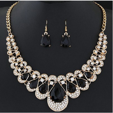Elegant Necklace and Earring Set - Perfect Jewelry for Every Occasion - Image 2