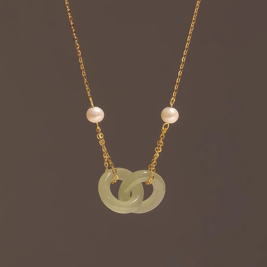 Clavicle Chain Double Ring Safety Buckle Pearl Pendant Necklace - Image 2