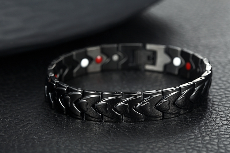 Heart-Shaped Titanium Steel Bracelet with Magnet Closure - Stylish & Durable - Image 5
