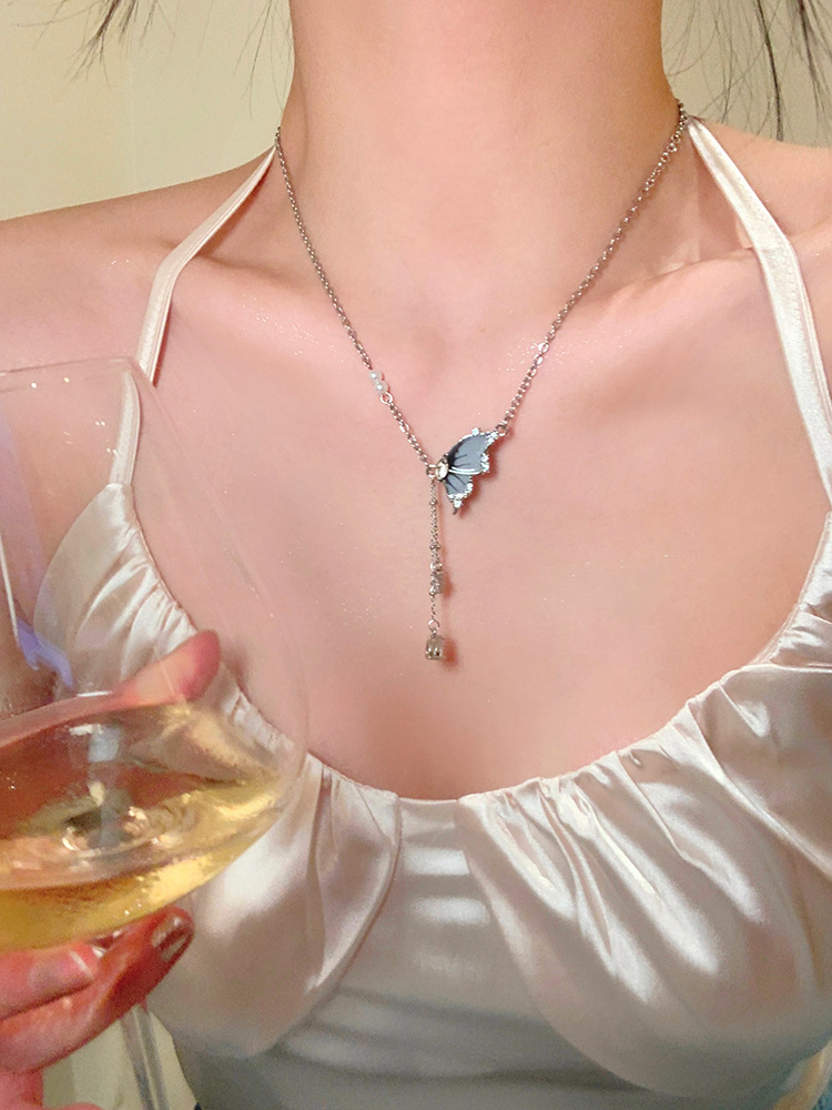 Elegant Butterfly Tassel Pearl Necklace for Women - Clavicle Chain Accessory - Image 4