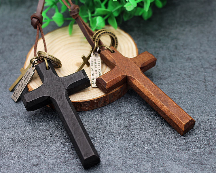 Stylish Natural Wood Cross Necklace with Leather Cord for Sweaters - Image 3