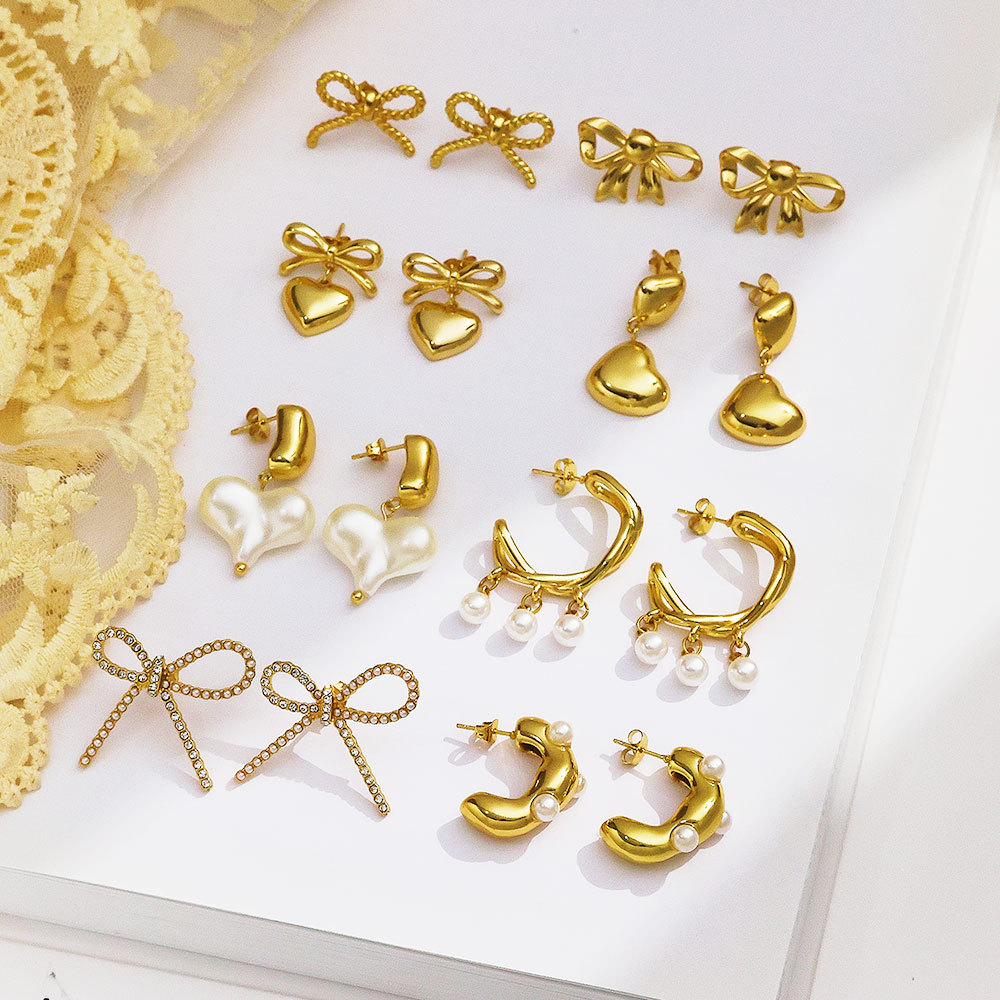 Stylish Stainless Steel Exaggerated Geometry Heart Stud Earrings - Image 7