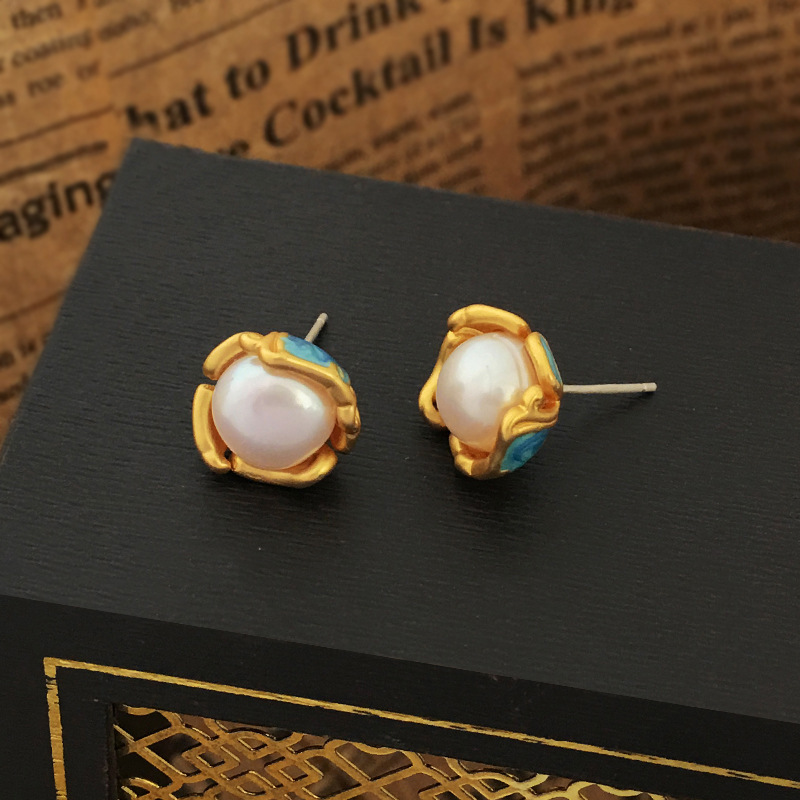 Vintage-Inspired Blue Background Dripping Stud Earrings for a Unique Style - Image 13