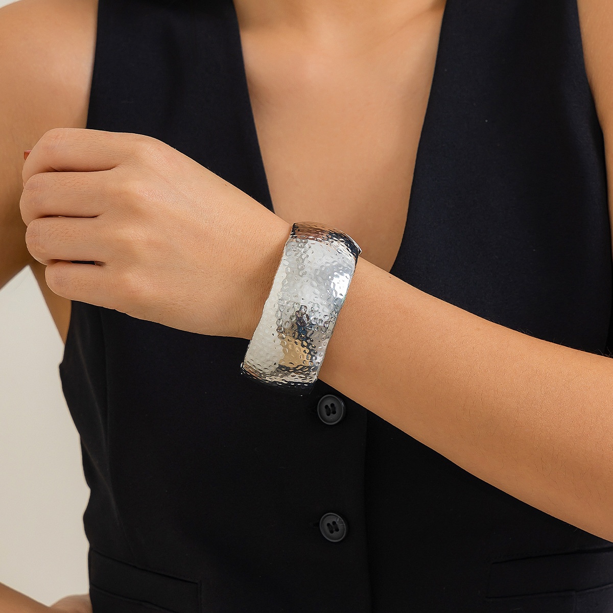 Stylish Metal Glossy Water Droplet Hugging Bracelet for Trendy Fashion - Image 11