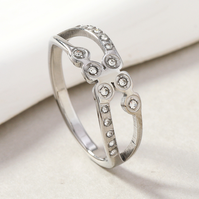 Elegant Stainless Steel Hollow Cut Couple Ring Design for Lasting Love - Image 3