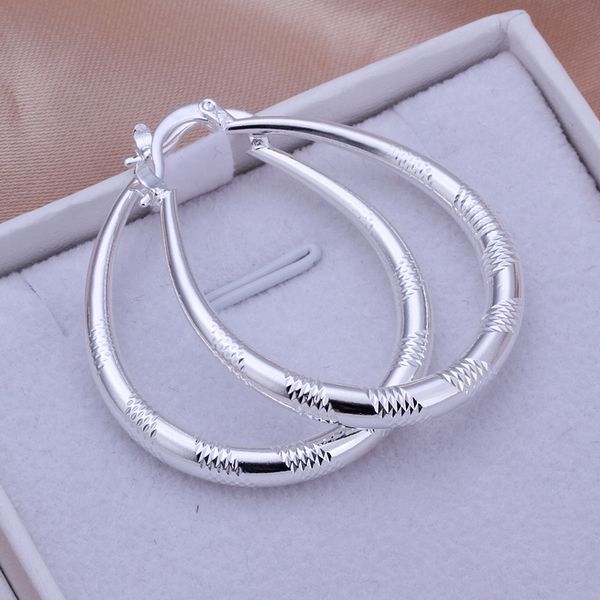 Creative European and American Ear Hoop Earrings for Unique Style - Image 2