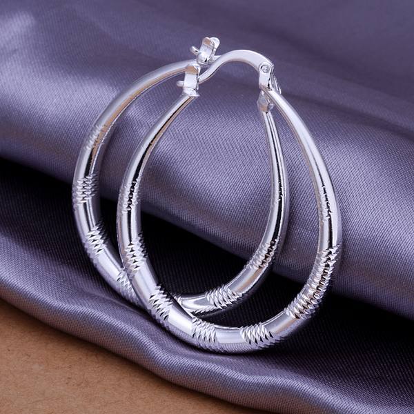 Creative European and American Ear Hoop Earrings for Unique Style - Image 3
