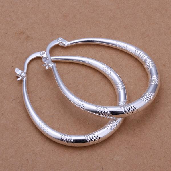 Creative European and American Ear Hoop Earrings for Unique Style - Image 4