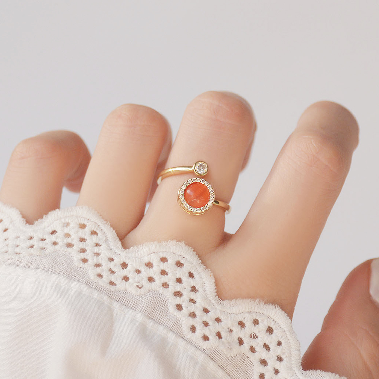 Stylish Women's Cat's Eye Moonstone Rotatable Ring - Fashion Accessory - Image 10