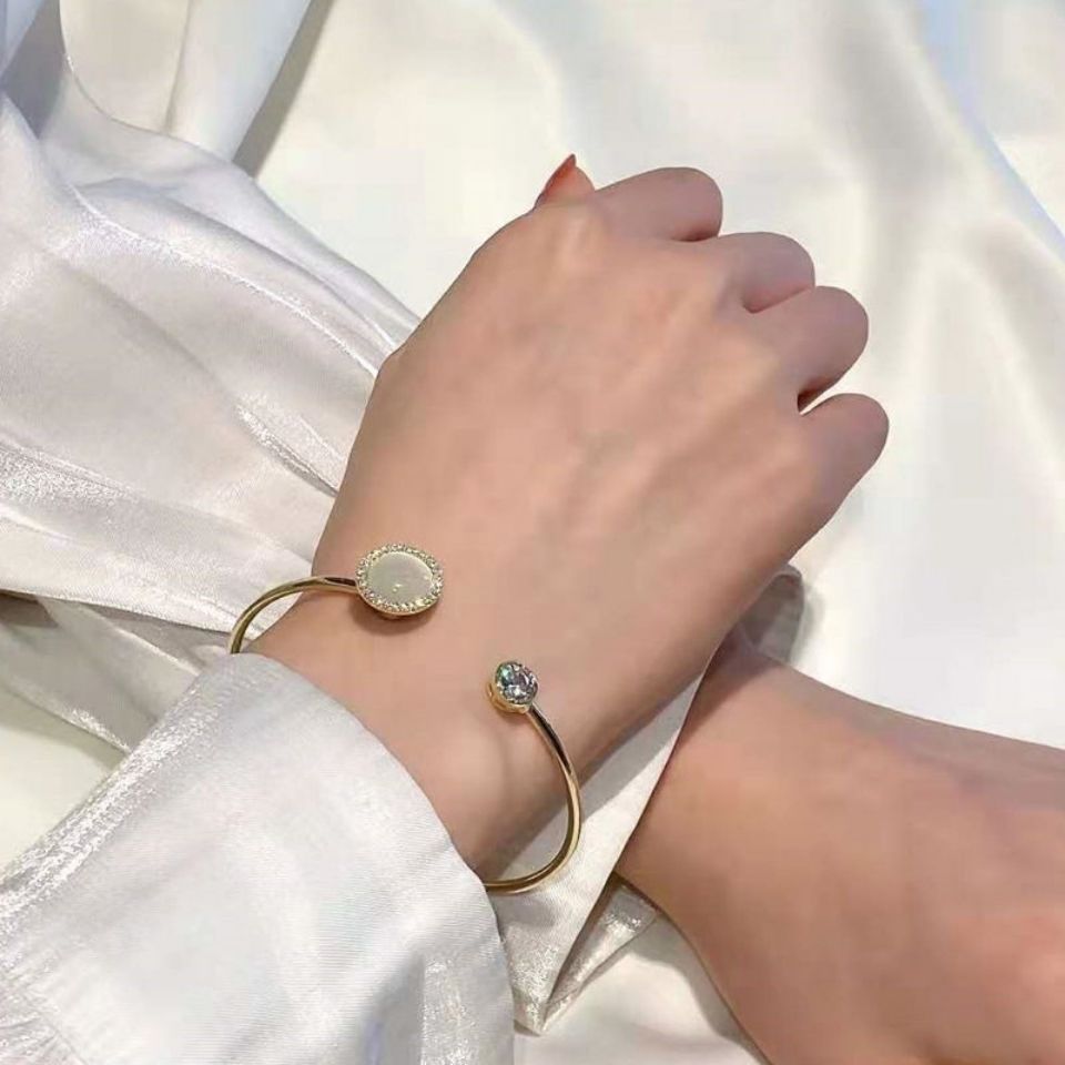 Stylish Women's Cat's Eye Moonstone Rotatable Ring - Fashion Accessory - Image 12