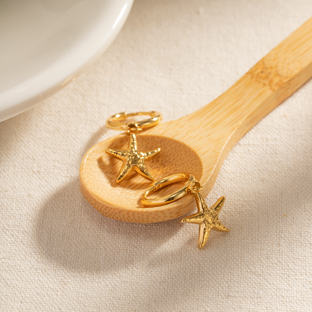 18K Gold Stainless Steel Starfish Pendant for Women - Versatile All-Match Jewelry - Image 3