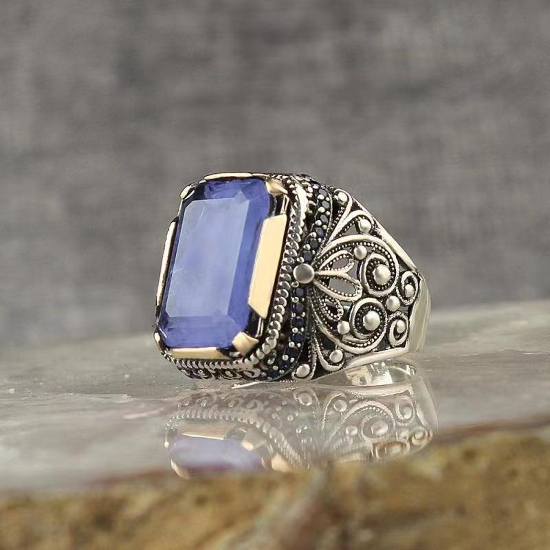 Vintage National Style Textured Two-Tone Ring - Unique Artisan Jewelry - Image 3