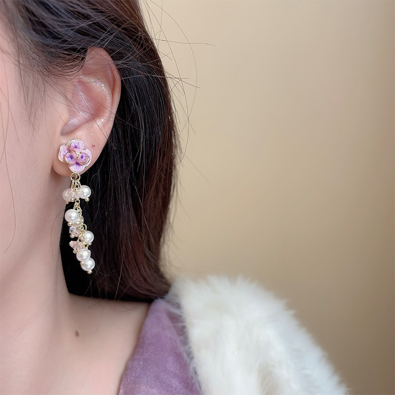 Charming French Pearl Tassel Flower Earrings for a Romantic Touch - Image 4
